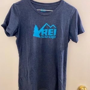 Rei t shirt
